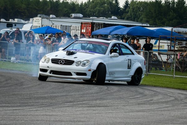 Conduire une voiture utilitaire sans permis : est-ce possible ?